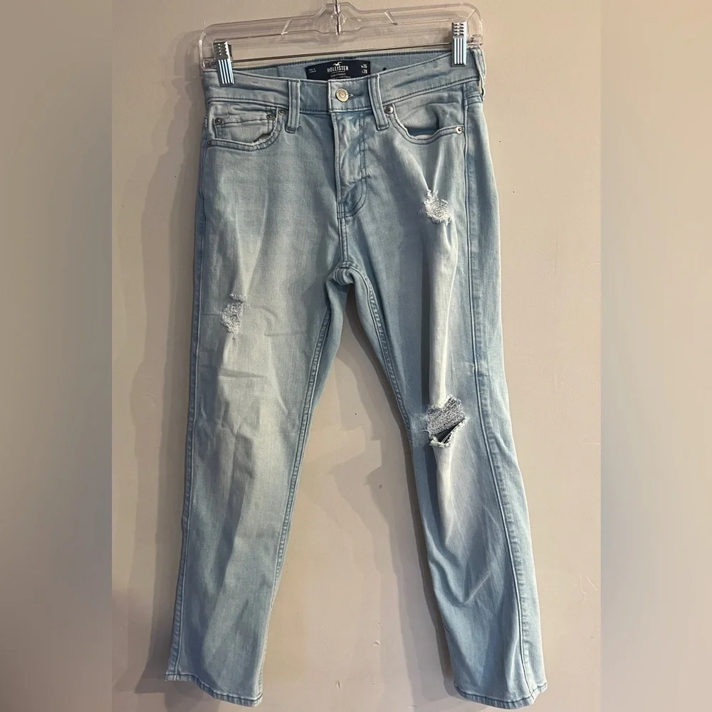 HOLLISTER Men’s Light Wash Distressed Slim Straight Jeans Size 26 x 28